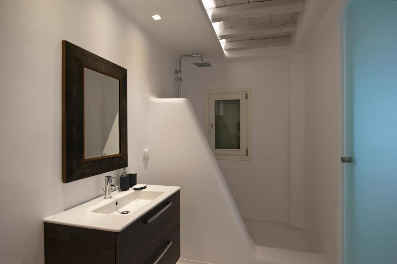 Diles Villas & Suites Mykonos Tourlos Exterior photo