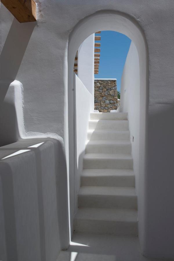 Diles Villas & Suites Mykonos Tourlos Exterior photo