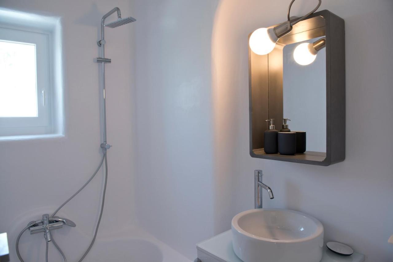Diles Villas & Suites Mykonos Tourlos Exterior photo