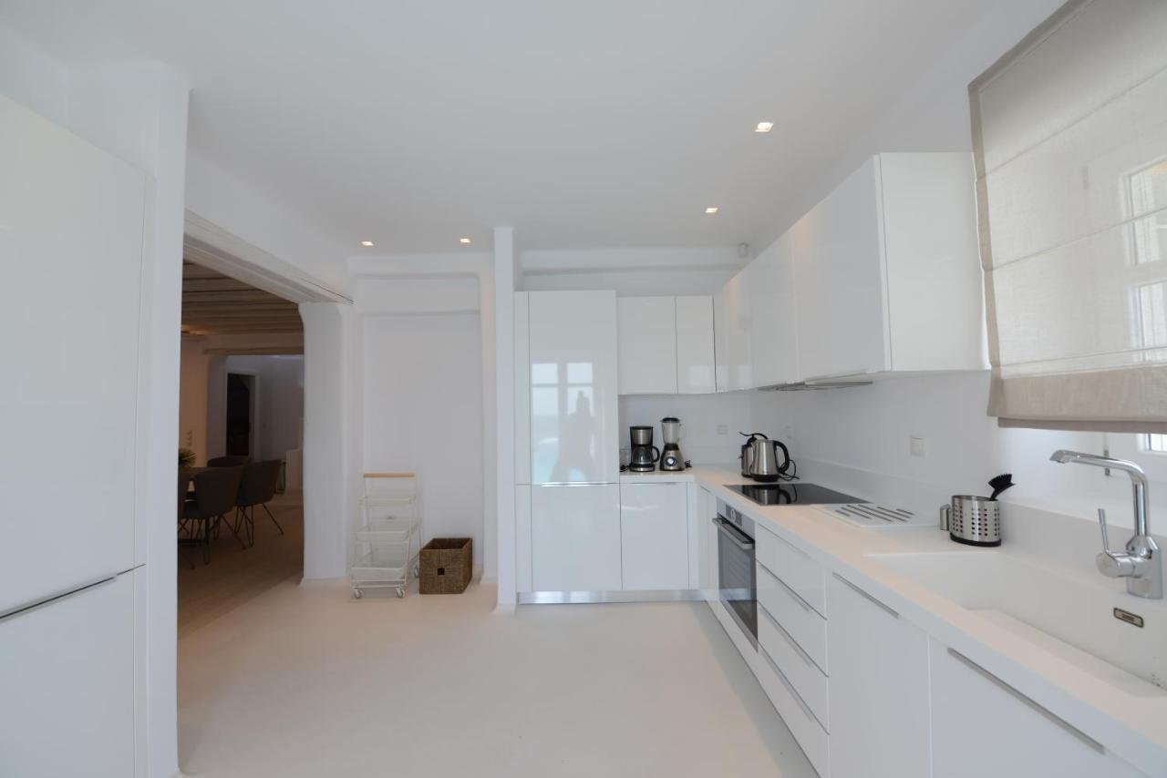Diles Villas & Suites Mykonos Tourlos Exterior photo